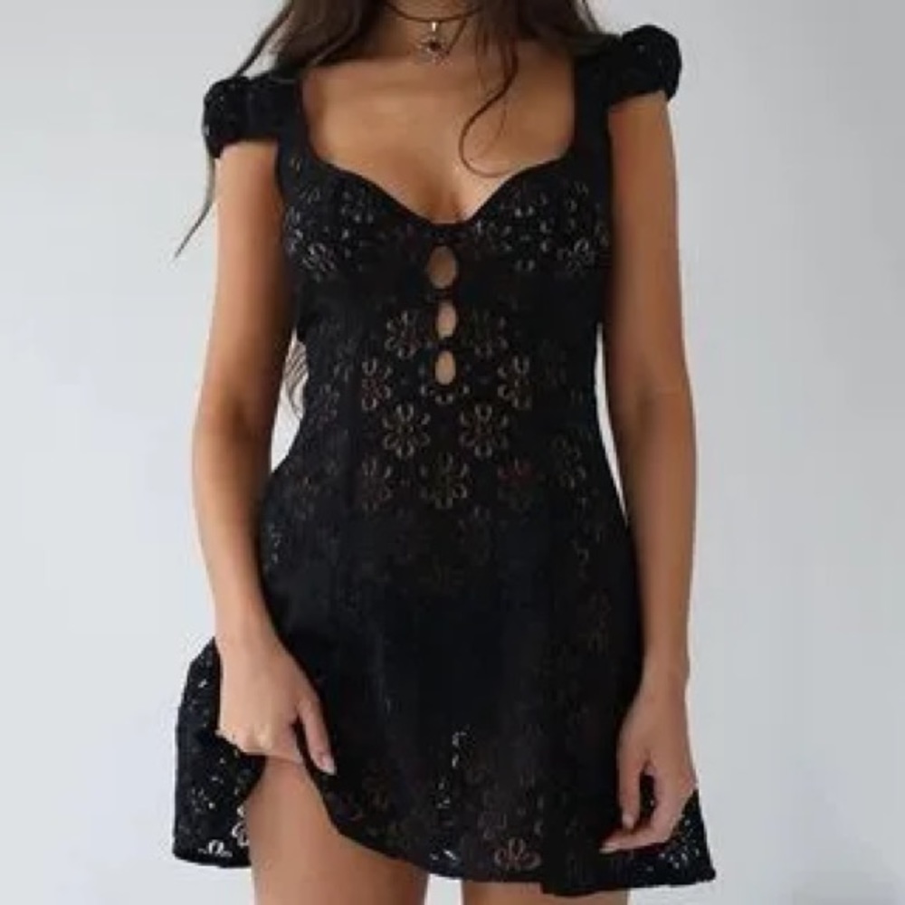 LABELLESS BLACK FLORAL MINI DRESS